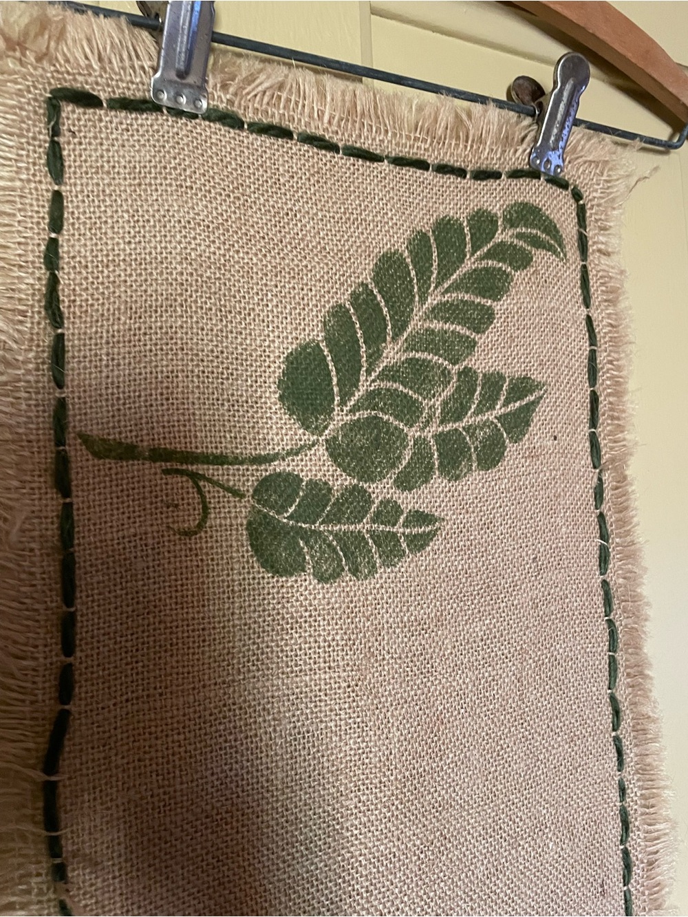 Green Leaf Pattern Burlap Table Runner - Picture 9 of 15